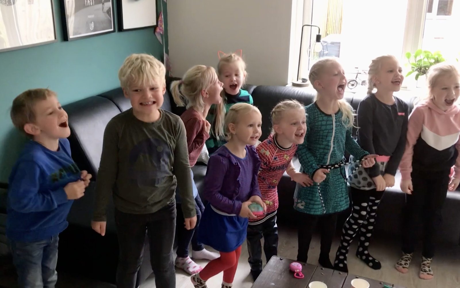 Kinderen op een kinderfeestje